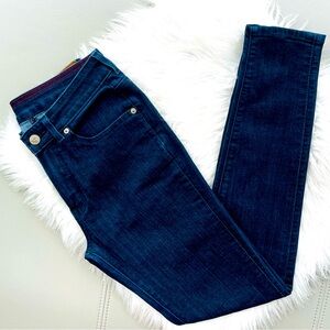 American Giant
Fit: 218 Skinny
Dark Blue
Stretch Indigo Denim Jeans
Size 27